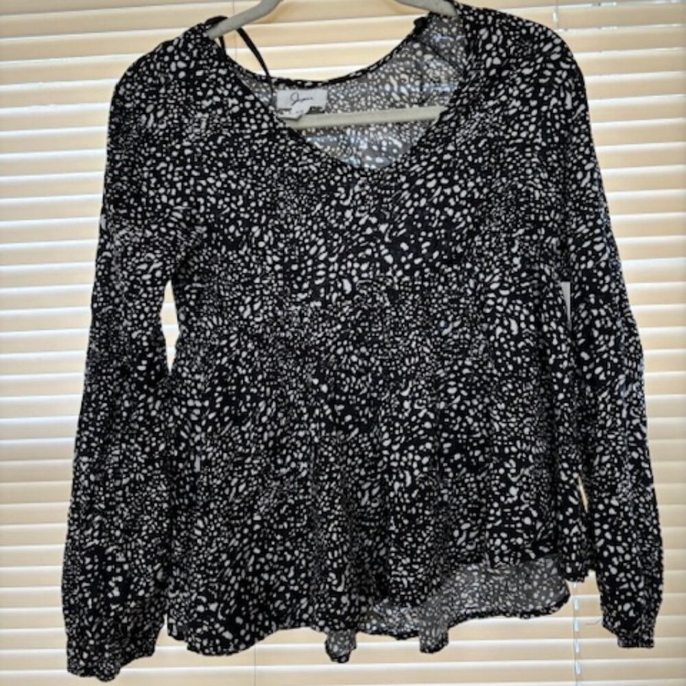 WOMANS JAPNA TOP XS NWT